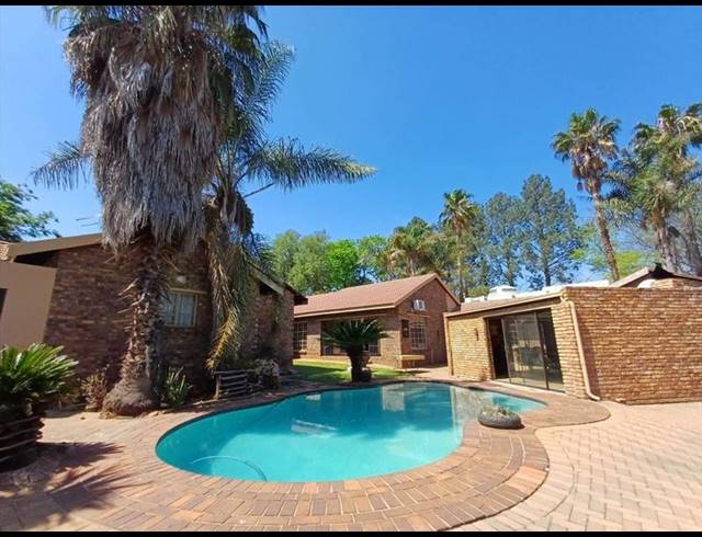 3 BEDROOM HOUSE FOR SALE IN SONNEVELD